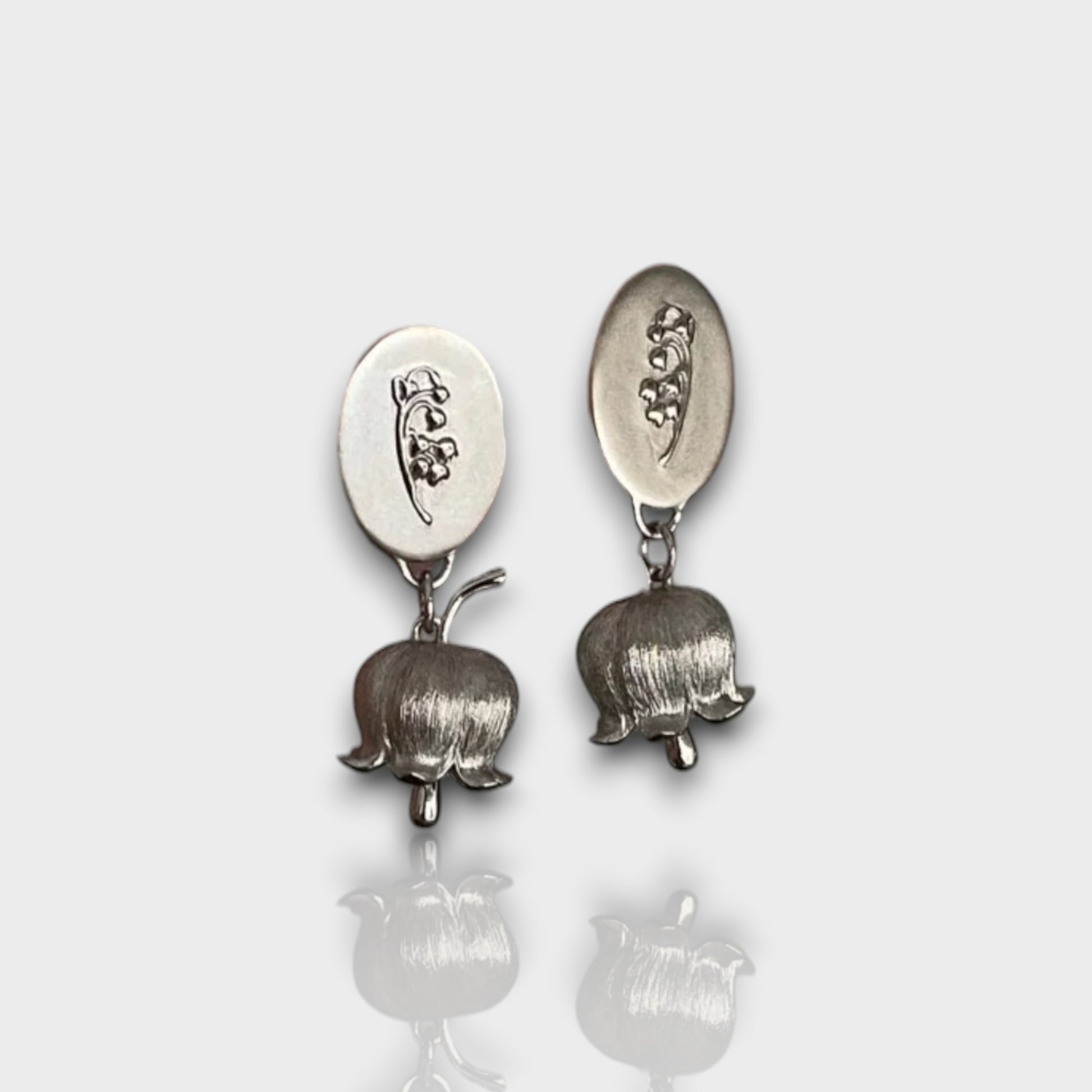 Koinjewelry-Small Embossed Suzuran Stud Earrings