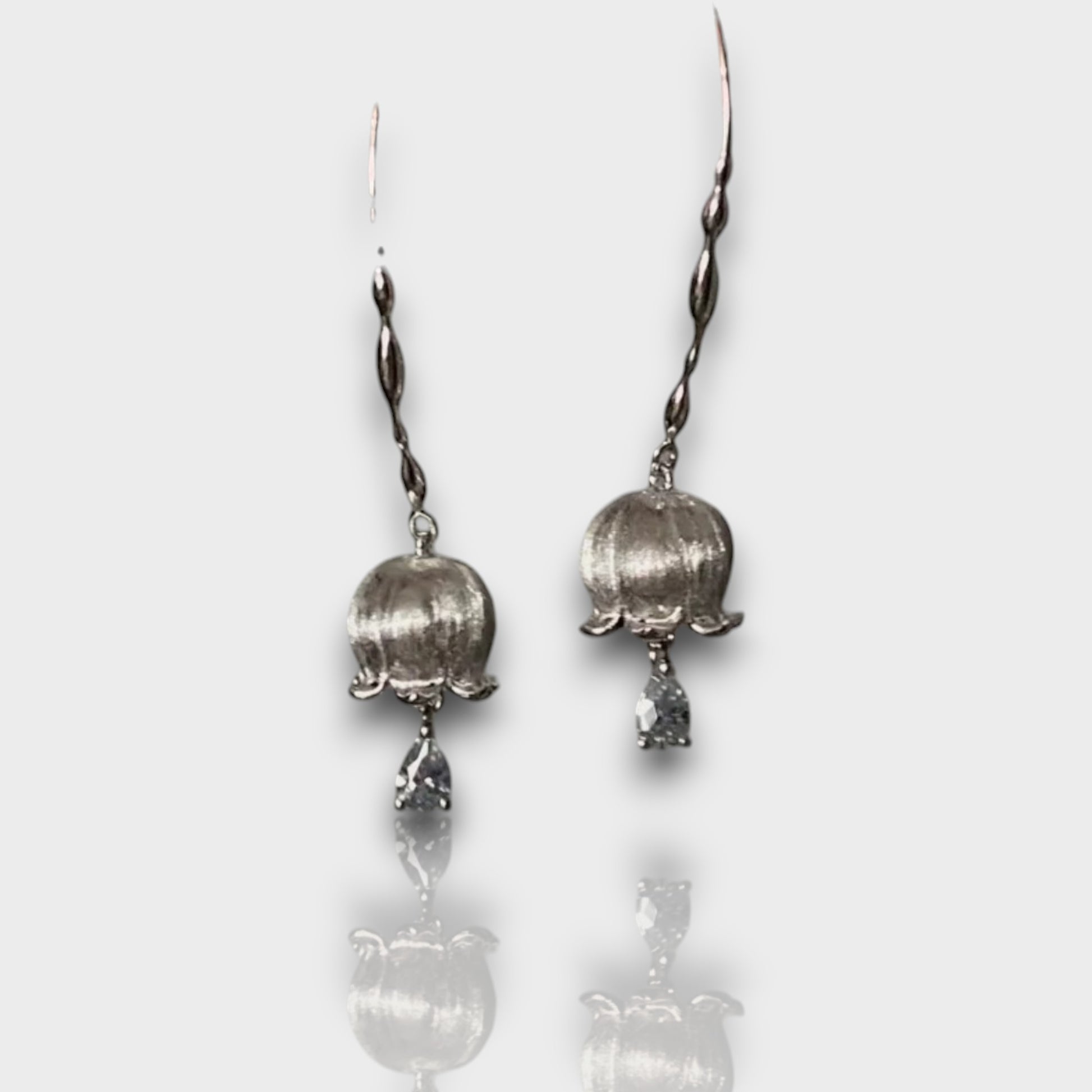 KoinJewelry-Suzuran earhooks