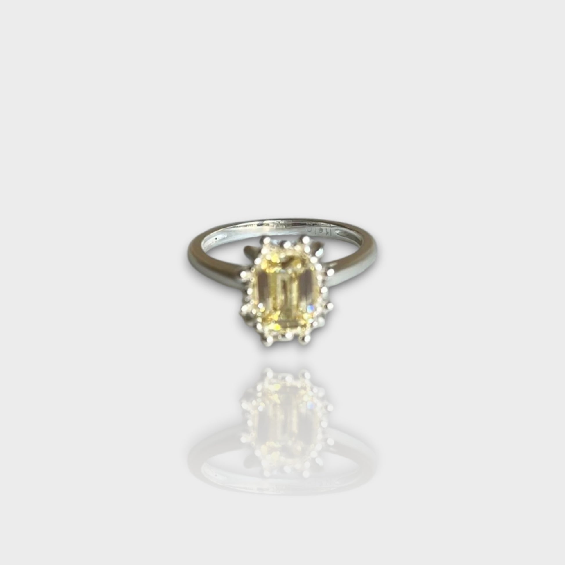 Koin Jewelry-Goose Yellow Small Square Sugar Ring