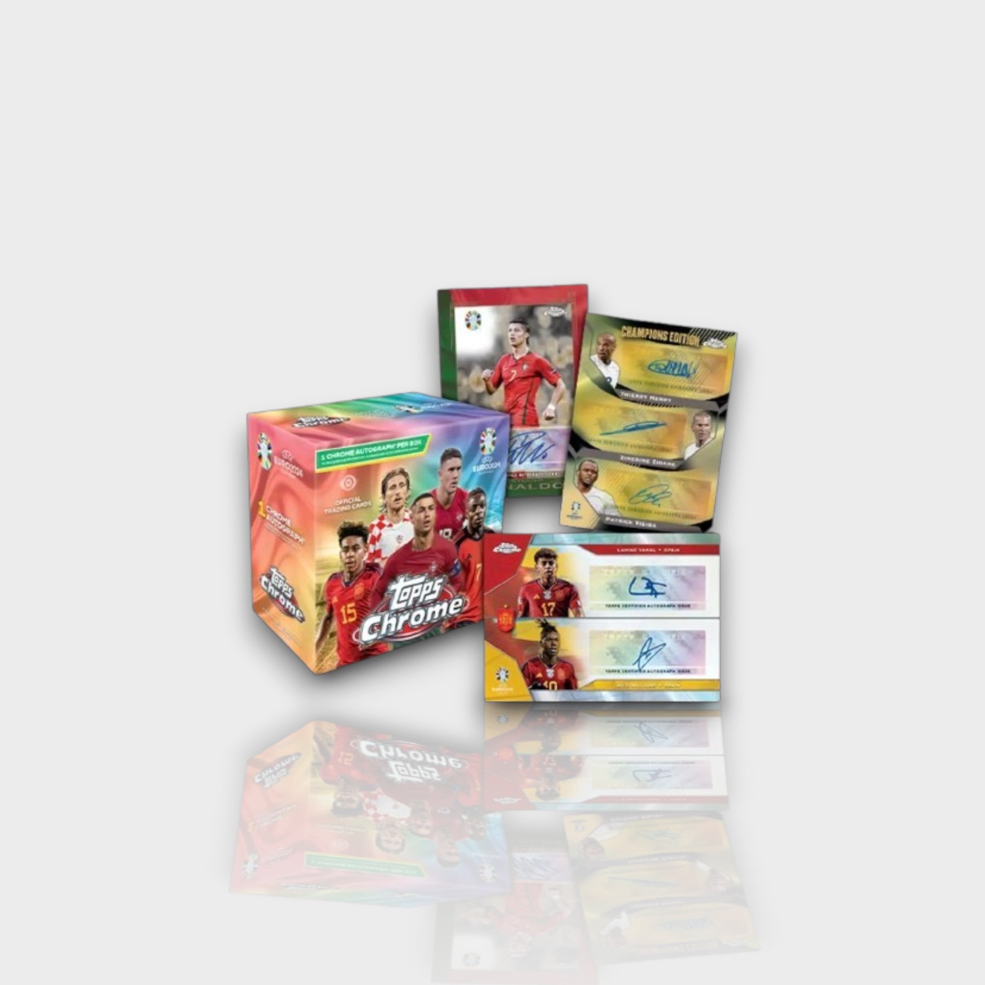 Topps Chrome UEFA Euro 2024 hobby box avec 1 autographe Chrome garanti par boîte, présenté avec cartes Champions Edition signées Thierry Henry Zinédine Zidane et Ronaldo, vue d'ensemble
