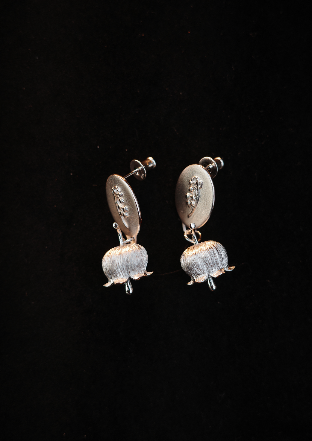 Koinjewelry-小号浮雕铃兰耳钉