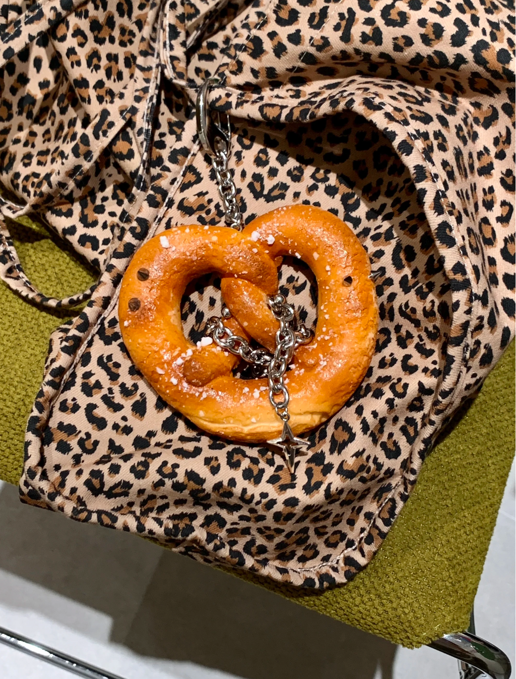 Breloque Bretzel Punk