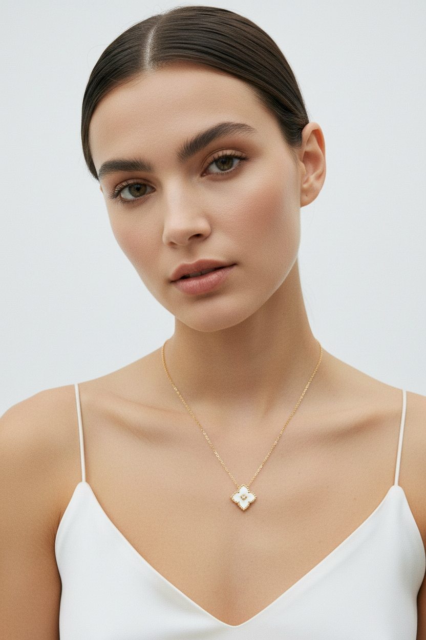 FLV Collier blanch Vermillon Or K