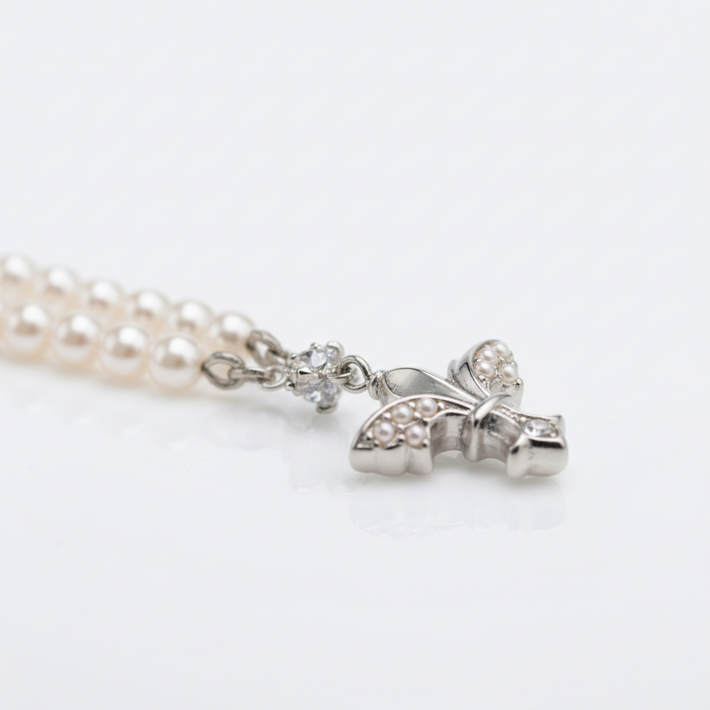 珍珠项链侧面细节