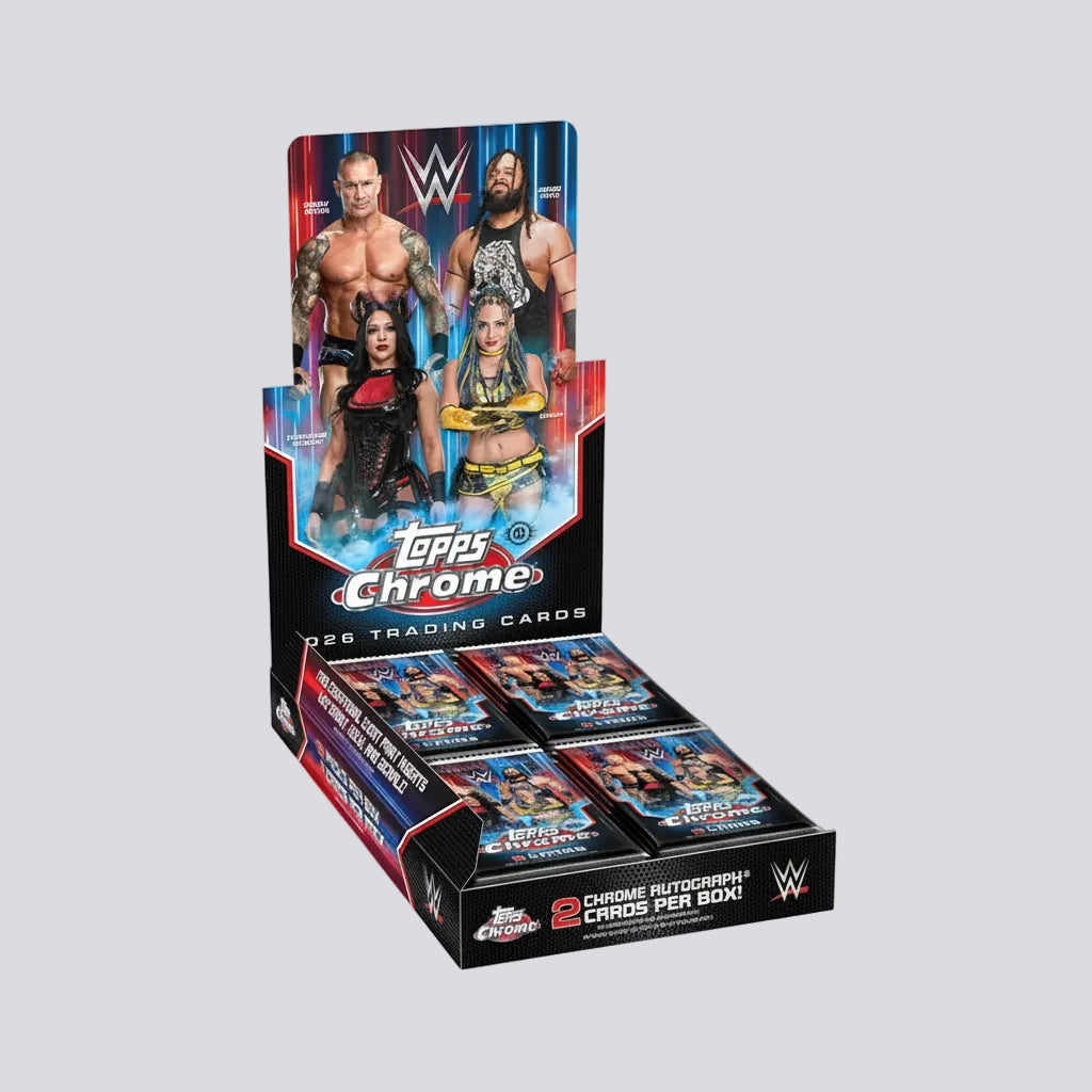 Boîte Cartes Trading Hobby Box Chrome Autographe Certifié Topps WWE 2026, vue produit trois quarts sur fond blanc avec lutteurs Randy Orton Jacob Fatu Stephanie Vaquer et Giulia 2 autographes Chrome certifiés par boîte
