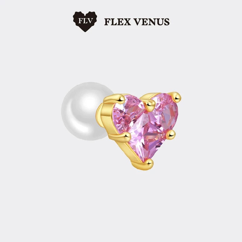 Boucle d’oreille cœur rose avec serti doré et fermoir perle blanche