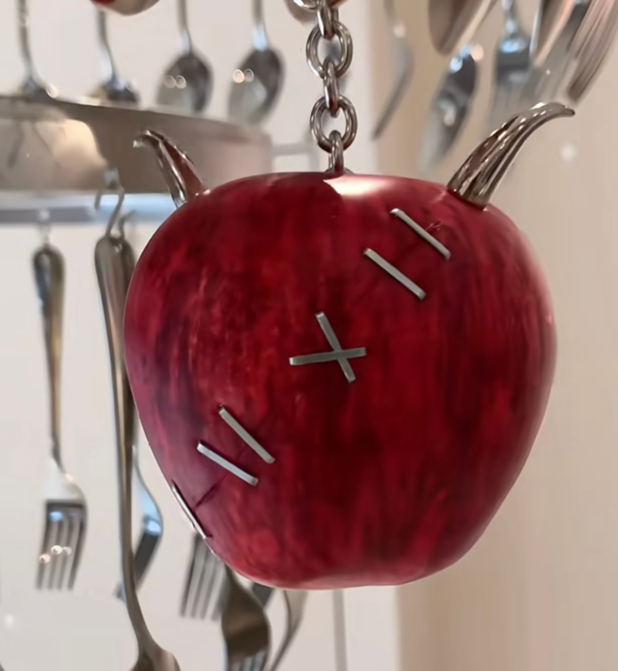 Breloque Pomme Démoniaque