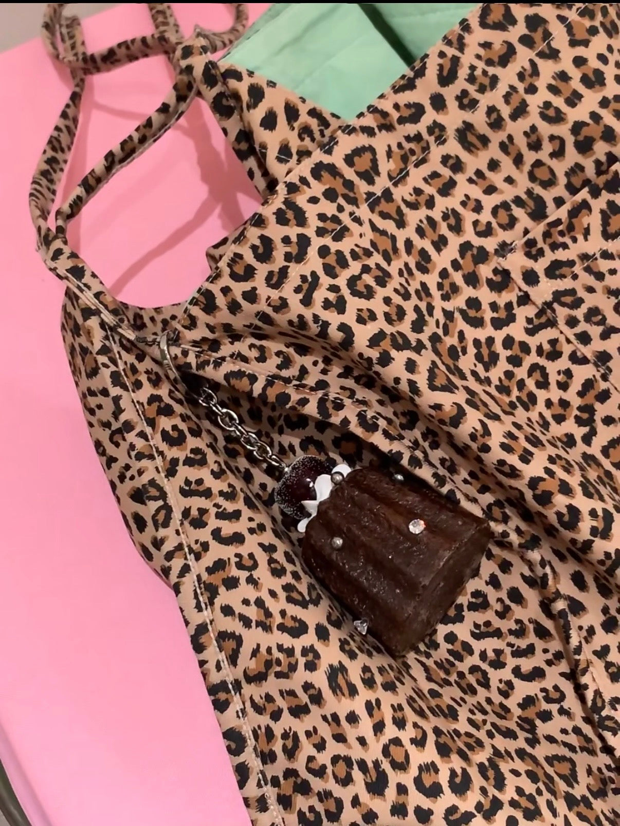 Breloque Canelé à la Cerise