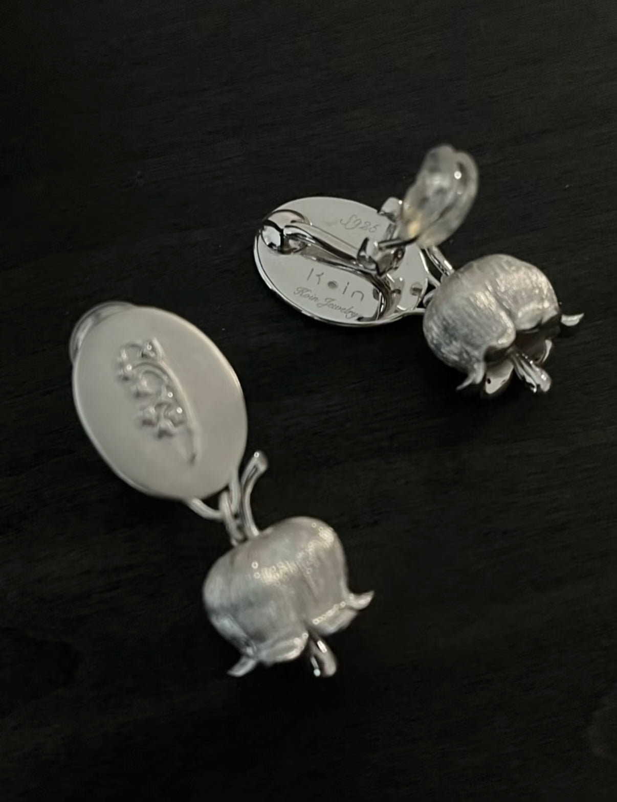 Koinjewelry-小号浮雕铃兰耳钉