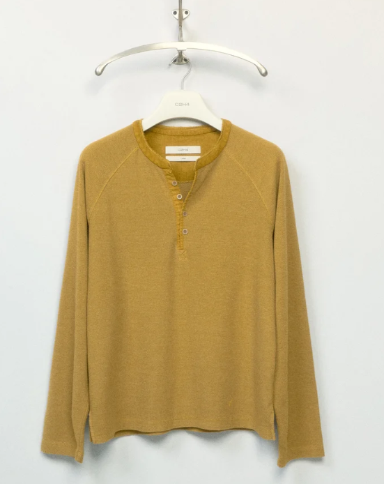 C2H4  Haut Henley texturé Moccasin Memory