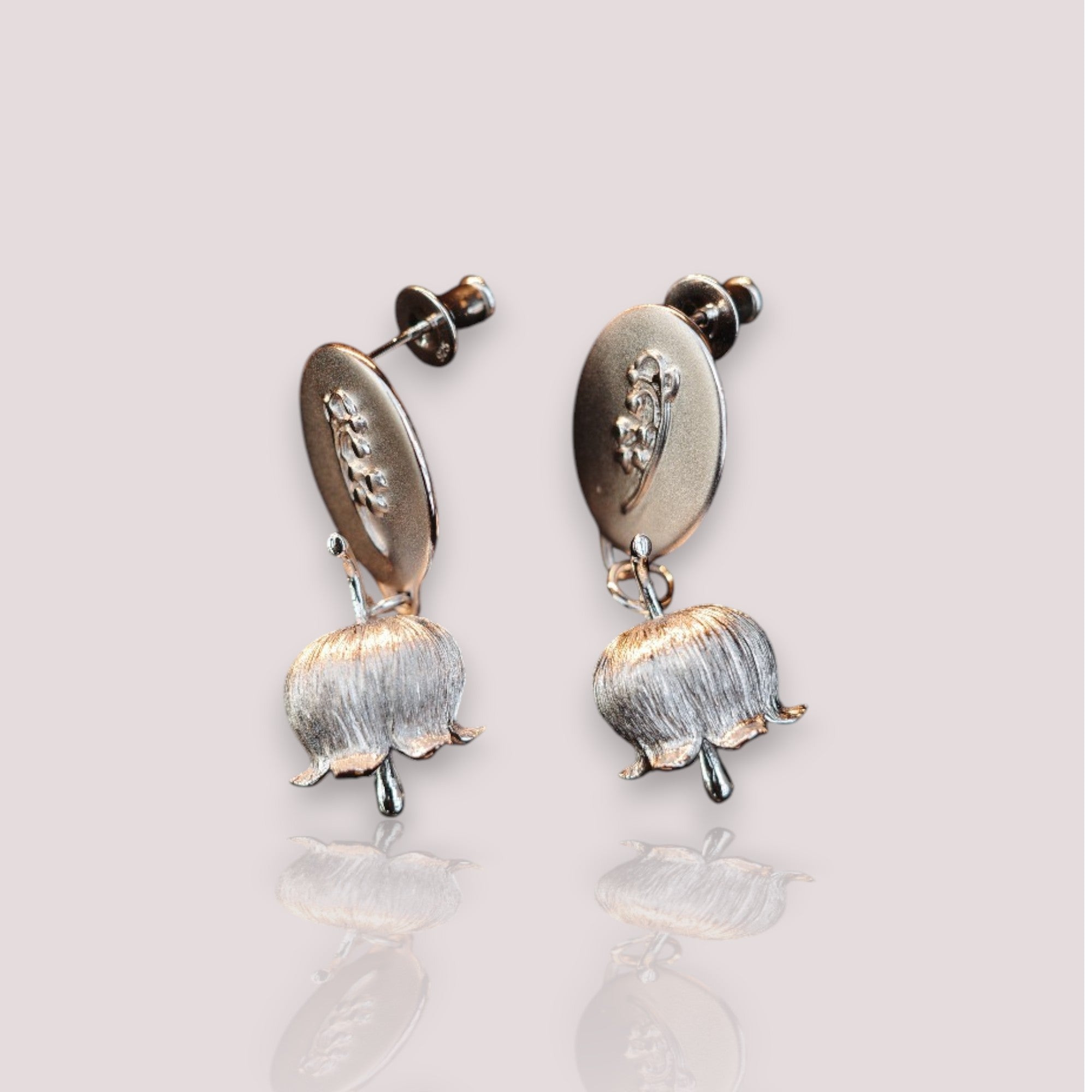 Koinjewelry-小号浮雕铃兰耳钉