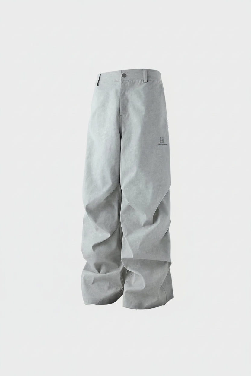 Pantalon Large Taille Haute Pince Bouton Latéral BJHG gris clair en laine mélange, vue produit trois quarts sur fond gris sans modèle