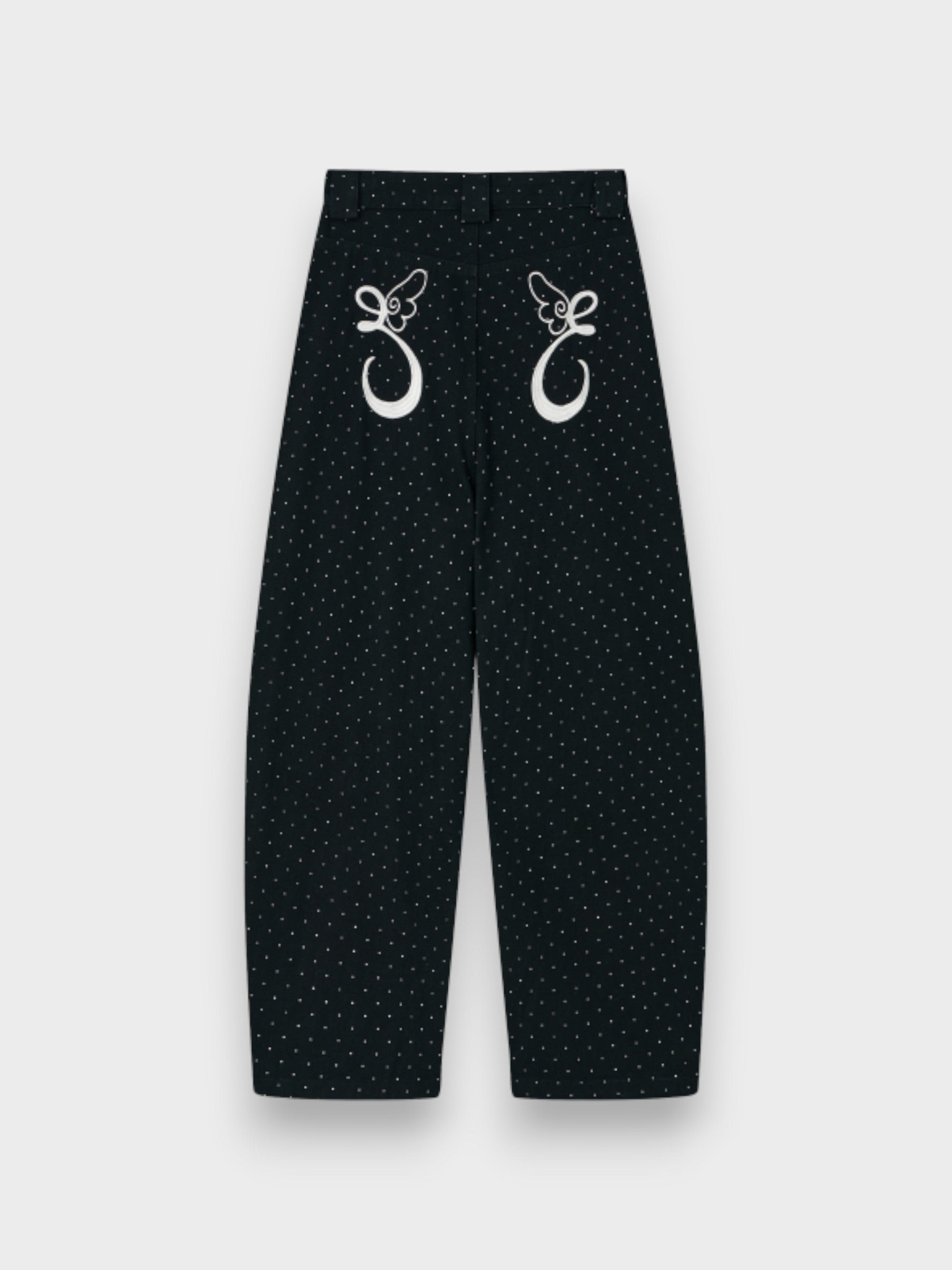 Pantalon large eeee Artmonster noir à pois strass avec broderie lune et ailes d'anges blanches sur les hanches, photo produit de face sur fond gris
