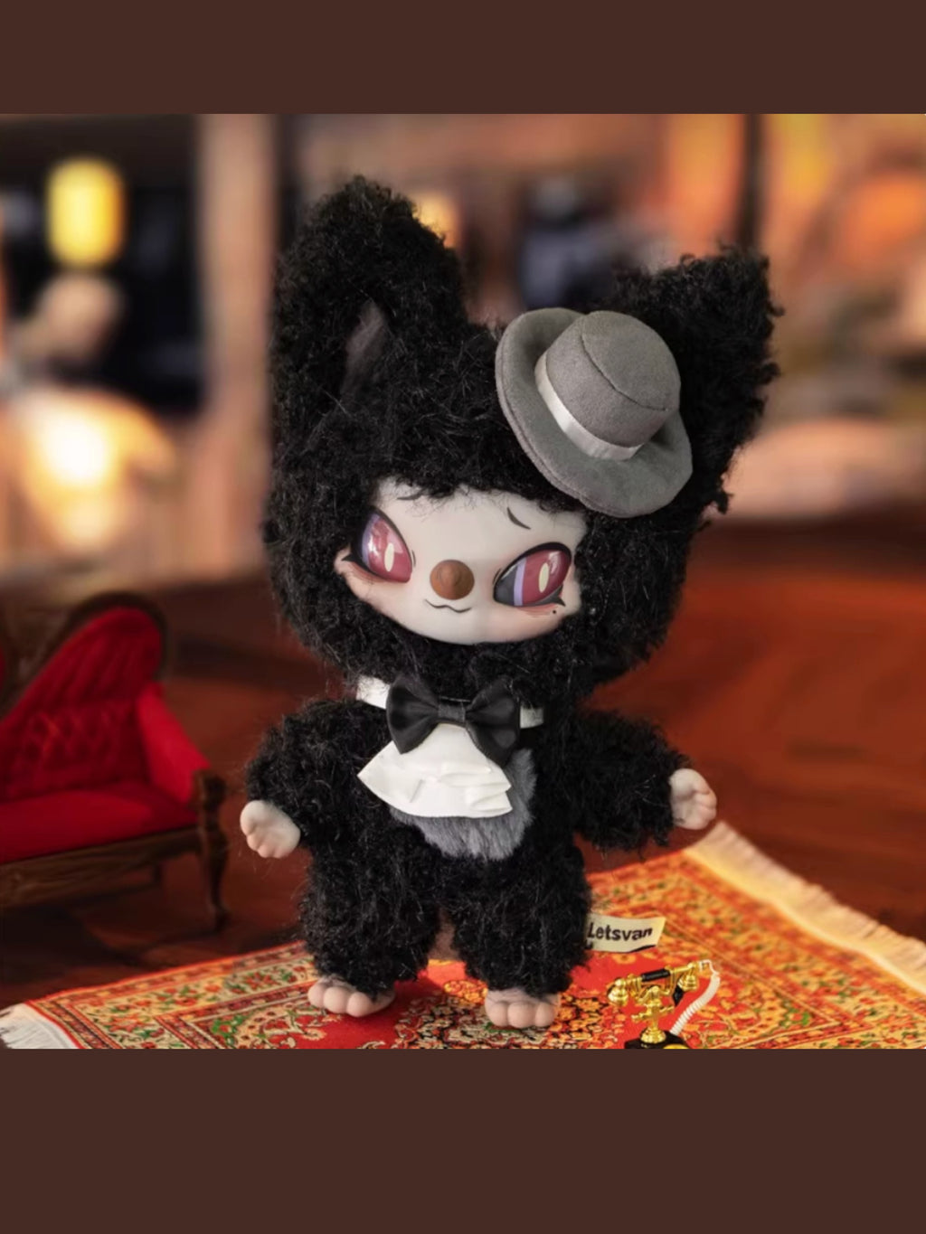 SINONO Letsvanguard peluche figurine – personnage noir capuche noire yeux rouges, ambiance