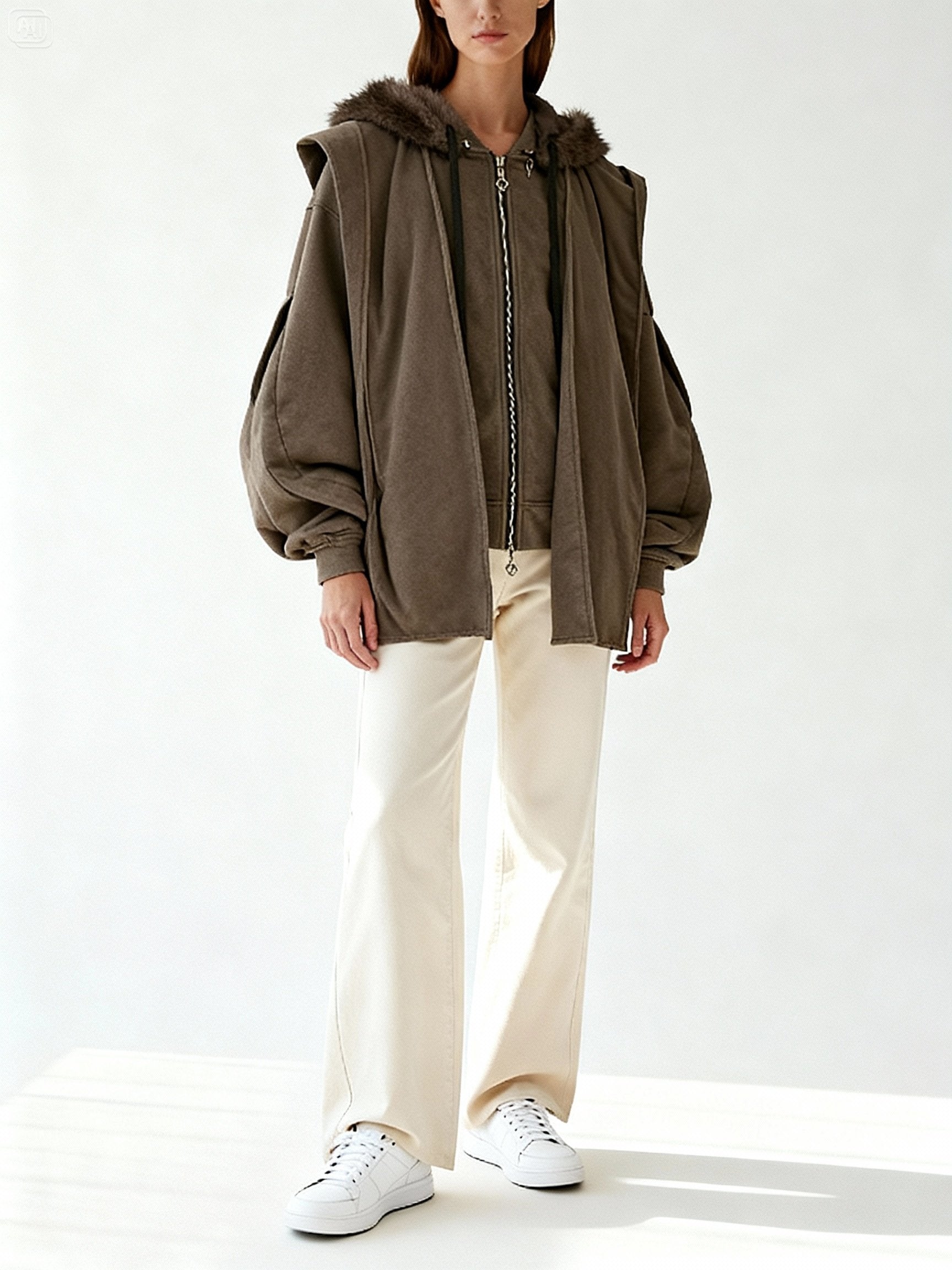 Mannequin femme en veste oversize brune à capuche style urbain