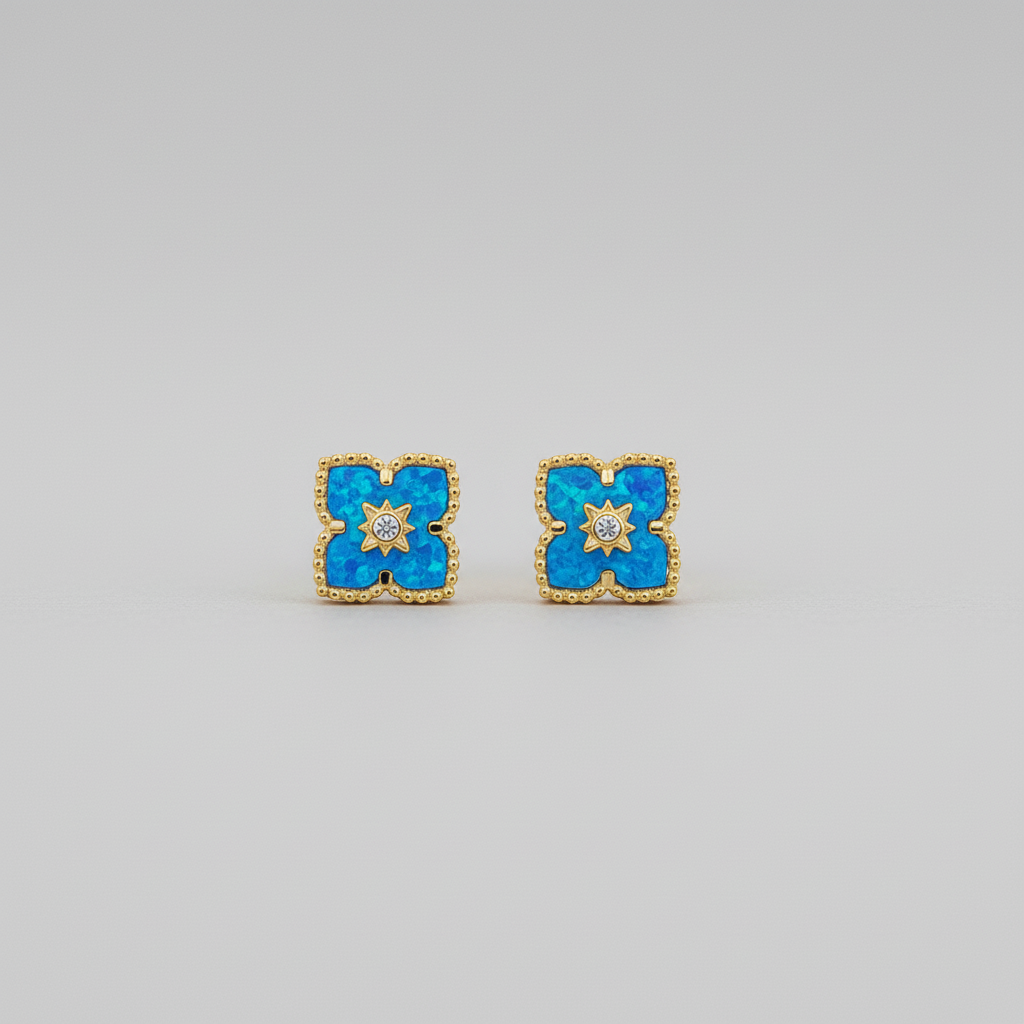 Boucles d'oreilles trèfle étoile FLV dorées et bleues métal et opale, vue produit fond gris