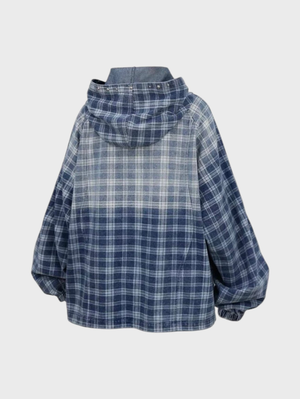 Hoodie oversize carreaux bleu marine dégradé avec broderie Reverie argentée et poche kangourou, vue de face
