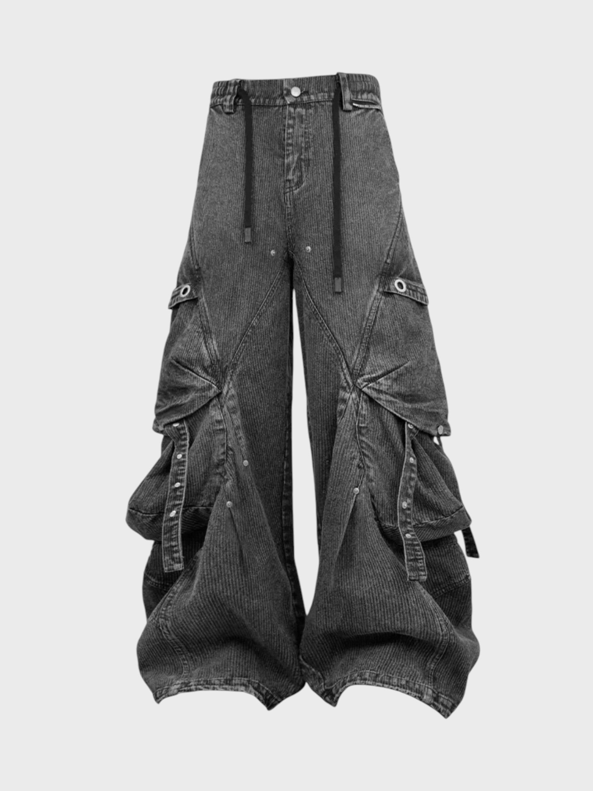 Jean cargo large RELABEL gris anthracite rayures washed avec poches volumées gouttes d'eau et œillets argentés, vue de face
