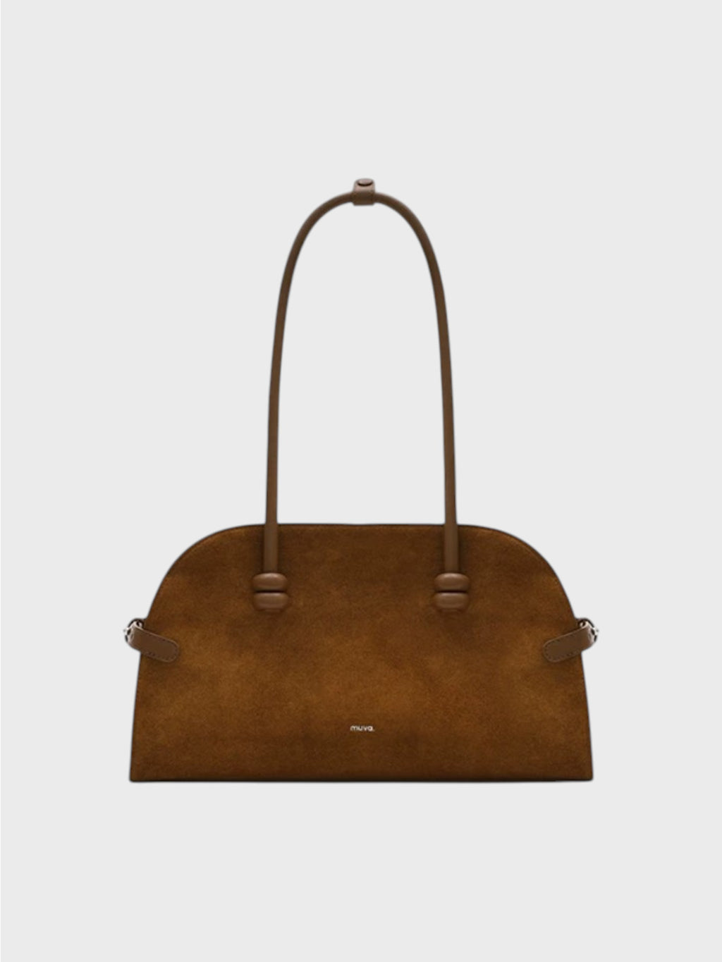 Sac bowling demi-lune MUVA suédé velouté marron tabac avec double anse longue cuir marron, boucle latérale argentée et logo MUVA gravé, vue de face fond gris
