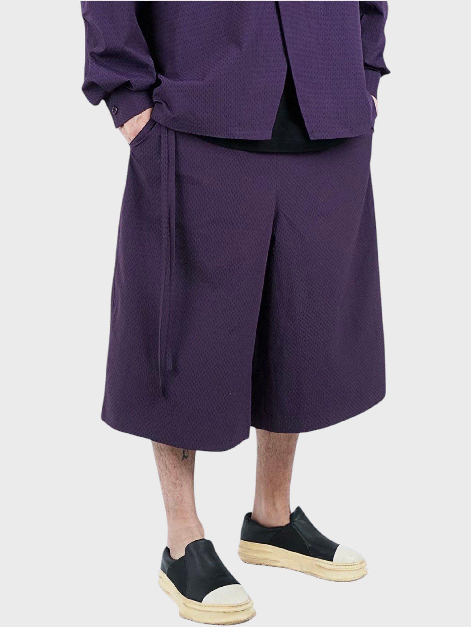 Short large plissé cordons latéraux STR CHEN violet en tissu, vue portée