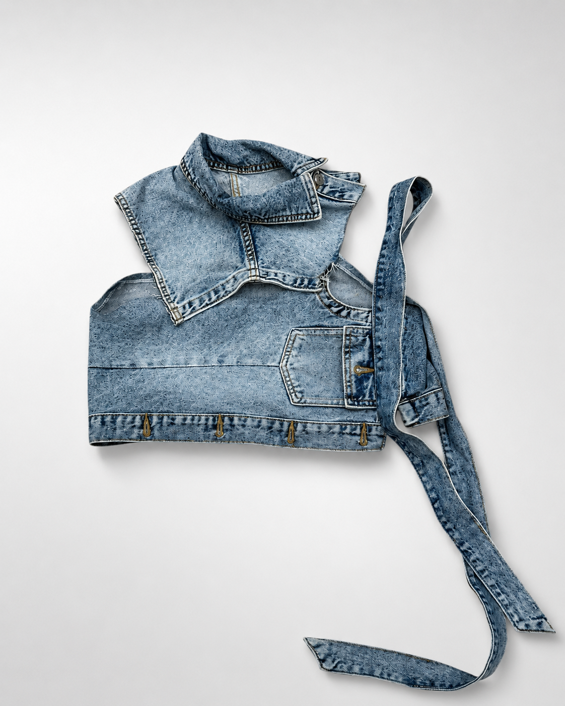 Top crop en denim col chemise avec laçage dans le dos sans marque bleu délavé en denim, vue de dos