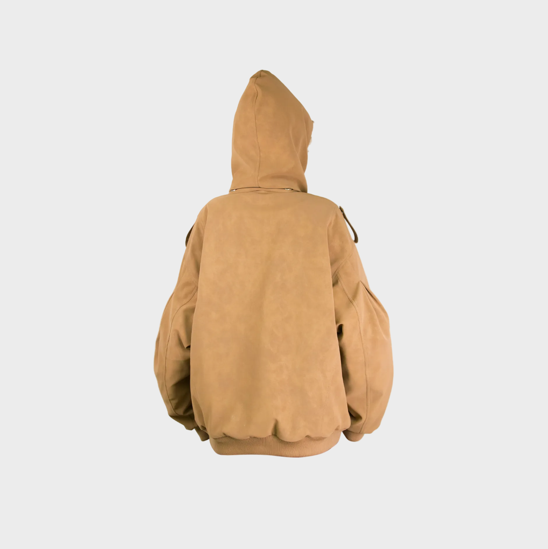 Veste bomber oversize à capuche Relabel camel en coton canvas avec poches latérales et bande élastique en bas, fond blanc vue de dos